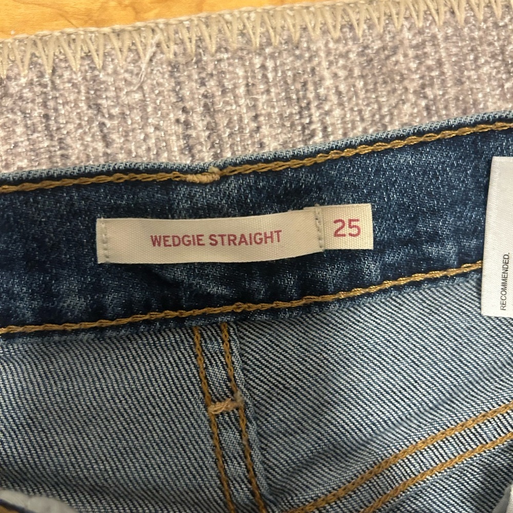 Women's Levi Blue Jeans - Picture 5 of 6